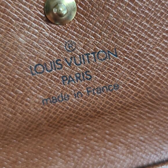 💯 Authentic Louis Vuitton Monogram Short Wallet 🍀 - Picture 7 of 16